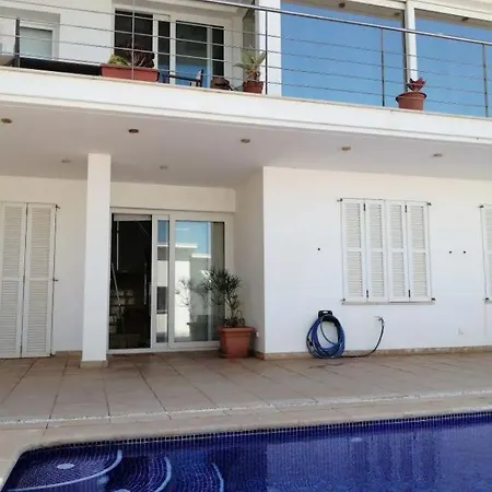 Con Piscina Apartman *