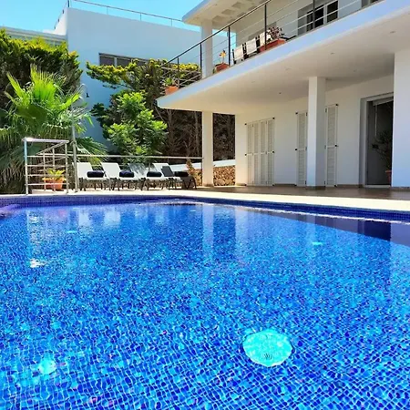 Con Piscina Apartman