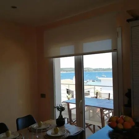 Con Piscina Apartman Fornells